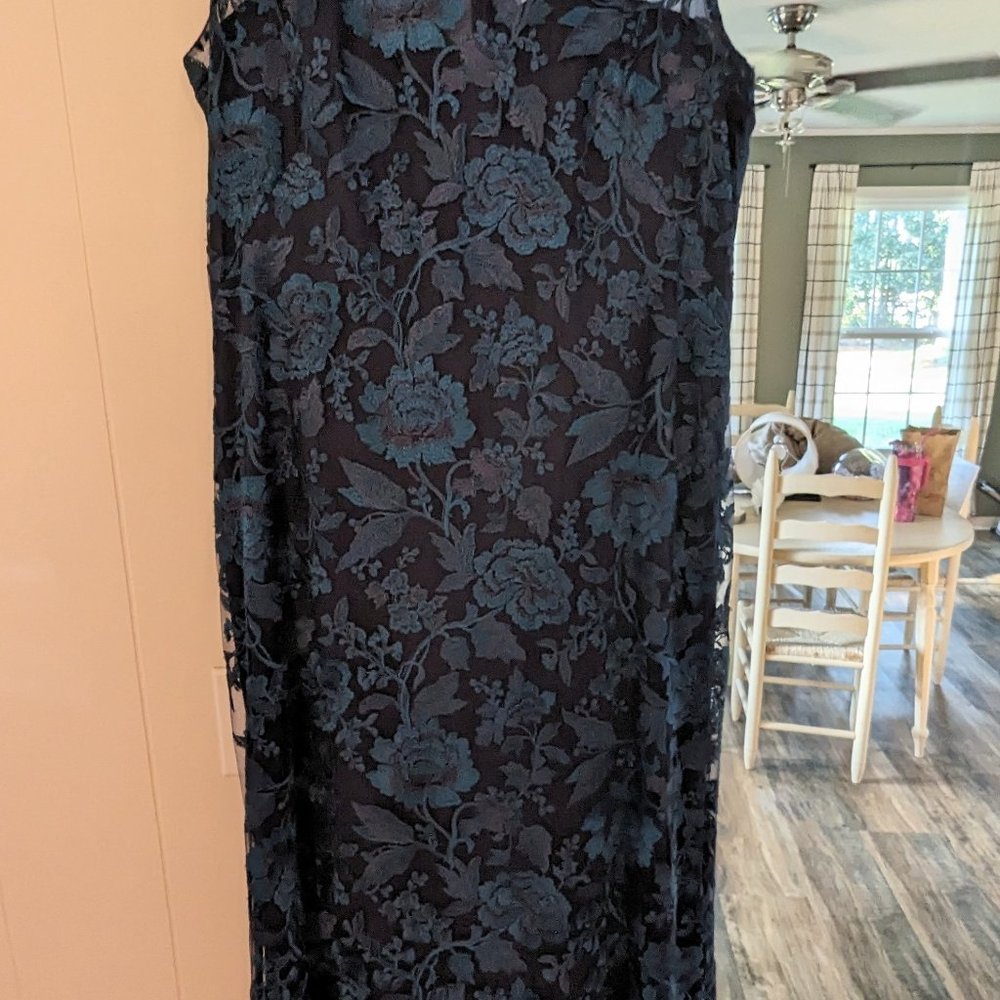 Tadashi Shoji Dress Size 16 - Picture 3 of 4